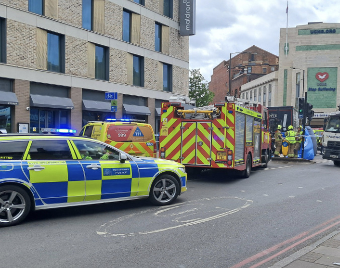 Woman Dies Following Collision with Lorry at Finsbury Park