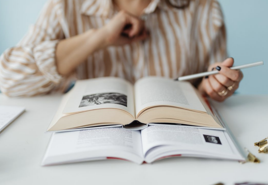 Tailored Paper Assistance Supports Working Parents to Graduate